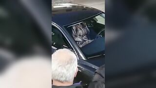 Mia moglie si sditaliana al parcheggio pubblico