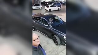 Mia moglie si sditaliana al parcheggio pubblico