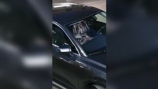 Mia moglie si sditaliana al parcheggio pubblico