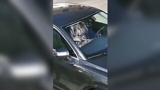 Mia moglie si sditaliana al parcheggio pubblico