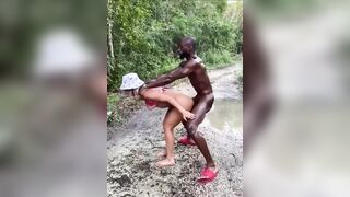 Offro mia moglie ad un bel ragazzo nero