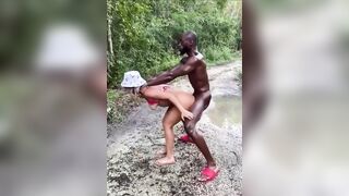 Offro mia moglie ad un bel ragazzo nero