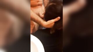 Moglie italiana cuckold lo prende sino alle tonsille