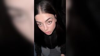 Troia di instagram in cerca di fama e ricchezza