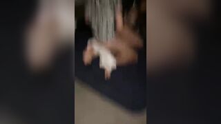 Liceale INCULATA a turno dai compagni di classe