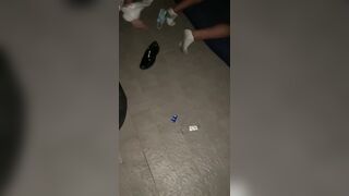 Liceale INCULATA a turno dai compagni di classe