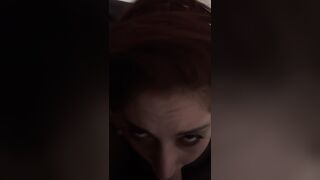 Schiava succhia cazzo