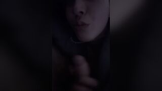 Schiava succhia cazzo