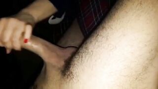 Fidanzata con gli occhiali succhia cazzi