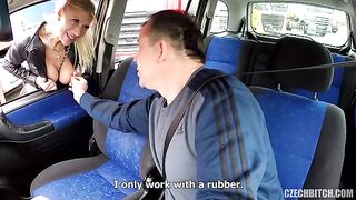 Il puttaniere cattura una troiona matura