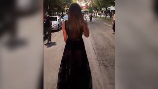 Guendalina Tavassi indossa un abito molto sexy