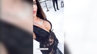 Guendalina Tavassi indossa un abito molto sexy