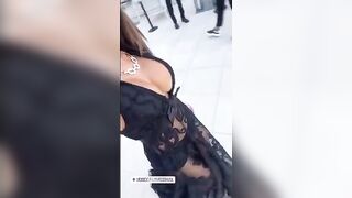 Guendalina Tavassi indossa un abito molto sexy