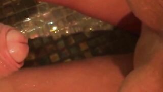 Le piscia sulla fica in doccia