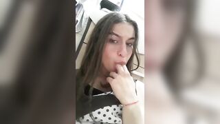 Porcellina bruna si sditalina e squirta copiosamente