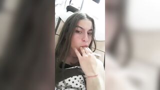 Porcellina bruna si sditalina e squirta copiosamente