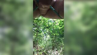 Mia moglie si svuota in piena campagna