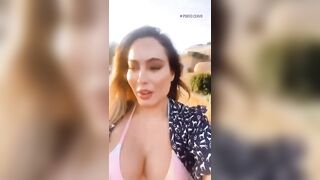 Le tette enormi di Paola Saulino