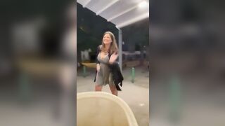 Morena Capoccia si fa toccare da amica lesbica