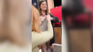 Morena Capoccia si fa toccare da amica lesbica