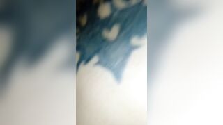 La mia donna piscia sul water prima di trombare con me