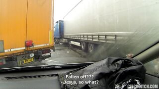 Il puttaniere si incula una bellissima troietta