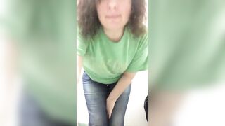 Mamma italiana troia si masturba il culo