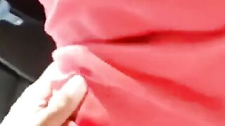 Italiana scopata in culo sui sedili dell'auto