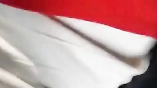 Italiana scopata in culo sui sedili dell'auto