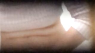 Spia la sorella che si fa il lavaggio della fica