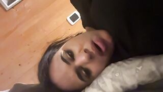 Anteprima del video: Zoccola si tocca la passera