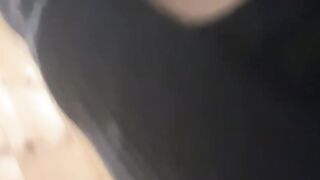 Zoccola si tocca la passera