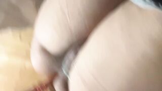 Zoccola si tocca la passera