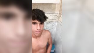 Ancora il ragazzo di Barcellona che si sega