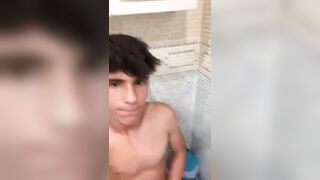 Ancora il ragazzo di Barcellona che si sega