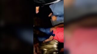 Cubista succhia 3 cazzi dopo la discoteca