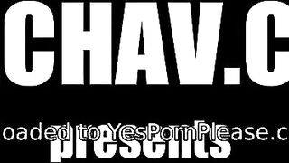 Il puttaniere scopa senza condom una troietta che chiama il suo pappone !