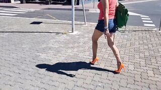 La mia zoccola passeggia a Cap d'Agde