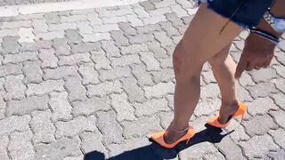 La mia zoccola passeggia a Cap d'Agde