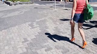 La mia zoccola passeggia a Cap d'Agde