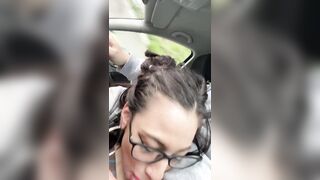 Fidanzata spompa in auto