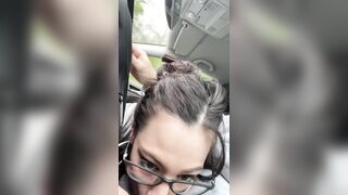 Fidanzata spompa in auto