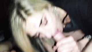 Mi ha slargato il buco del culo e mi ha sborrato in bocca