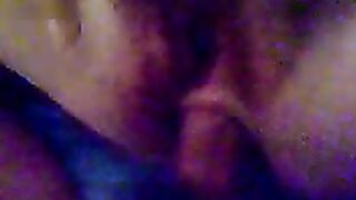 Eva si masturba con il cazzo in culo