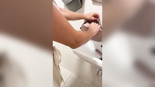 IN BAGNO ALL' IPERCOOP