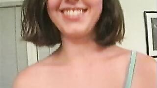 Due Giovani Ragazze Si Fanno Scopare Da Un Amico