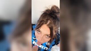 Brunetta italiana prende un cazzo fino in gola