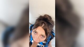 Brunetta italiana prende un cazzo fino in gola