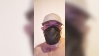 Anteprima del video: IL FROCIO CERCA AMICI PORCI CON CUI SBORRARE