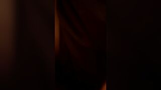 Si carezza il seno prima di scopare